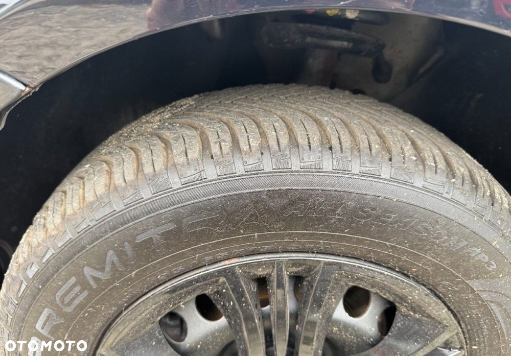 Volkswagen Touran - 28