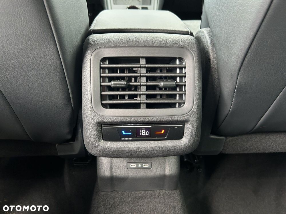 Volkswagen T-Roc - 29