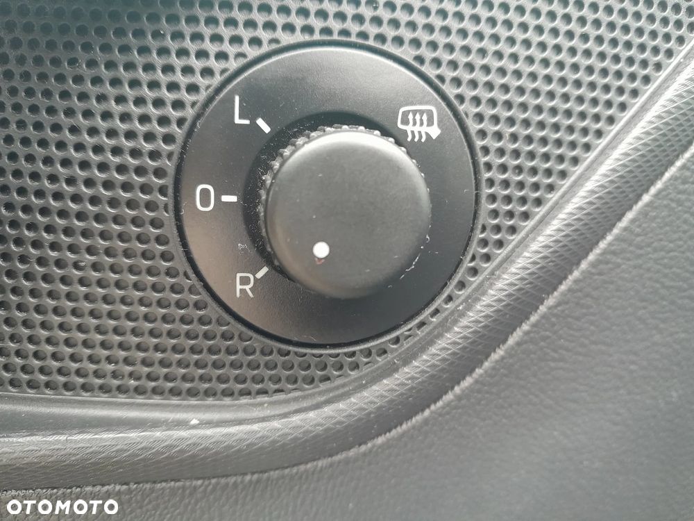 Skoda RAPID 1.2 TSI Ambition - 18