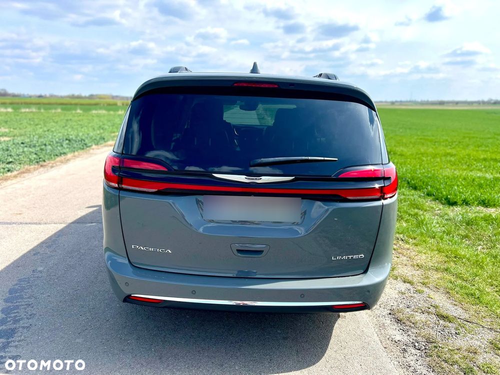 Chrysler Pacifica - 2