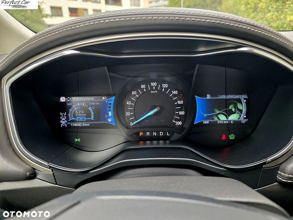 Ford Mondeo 2.0 Hybrid Vignale Plus - 23