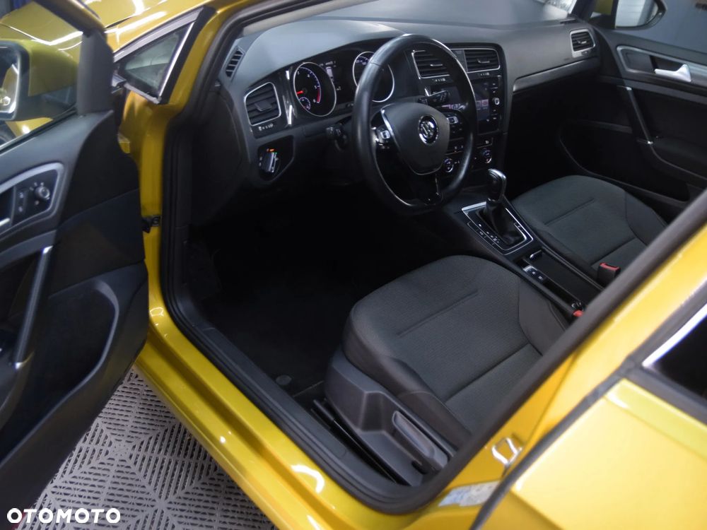 Volkswagen Golf 1.6 TDI (BlueMotion Technology) DSG Trendline - 17