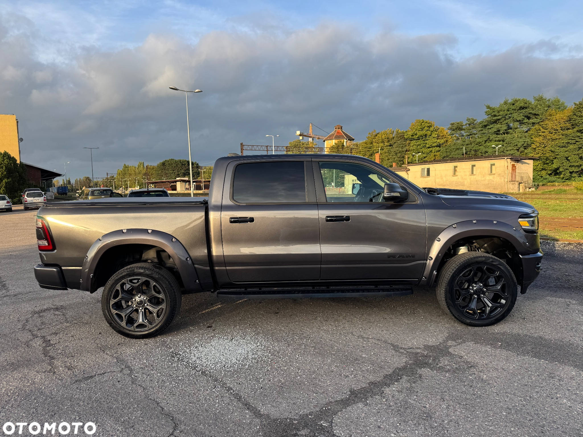 Dodge RAM 1500 5.7 4x4 - 5