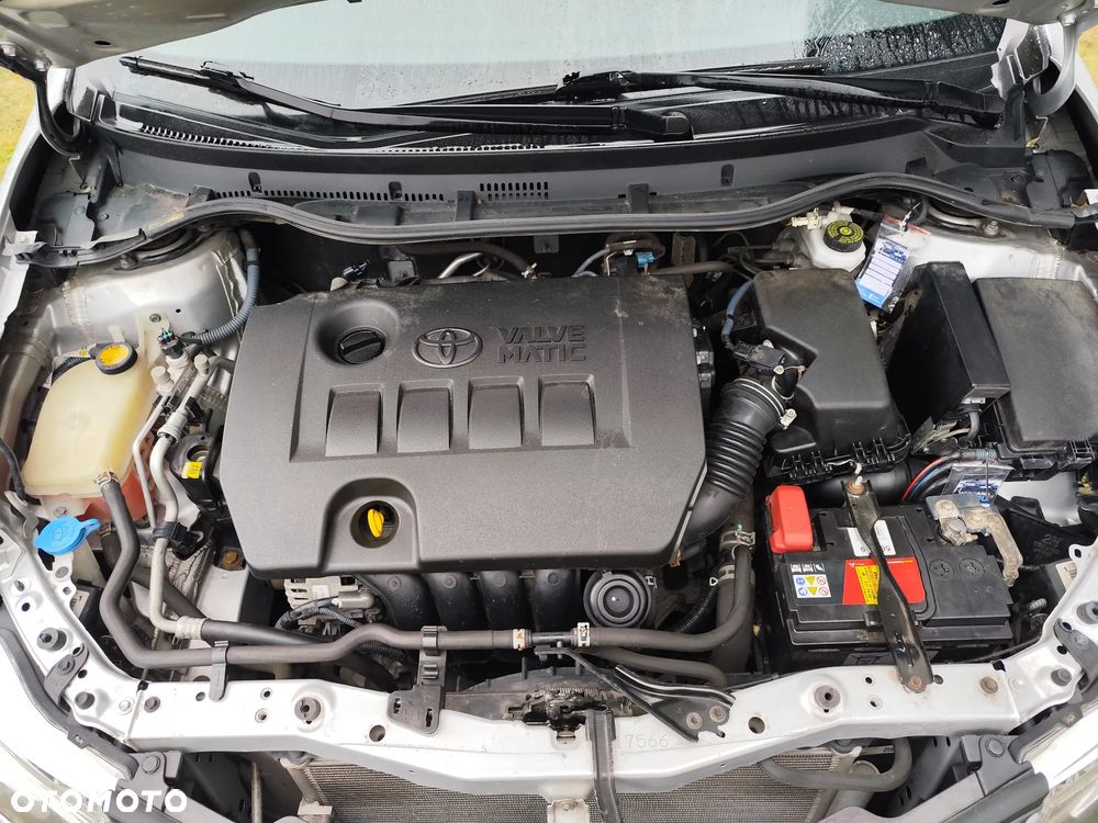 Toyota Auris 1.6 Premium Comfort - 12