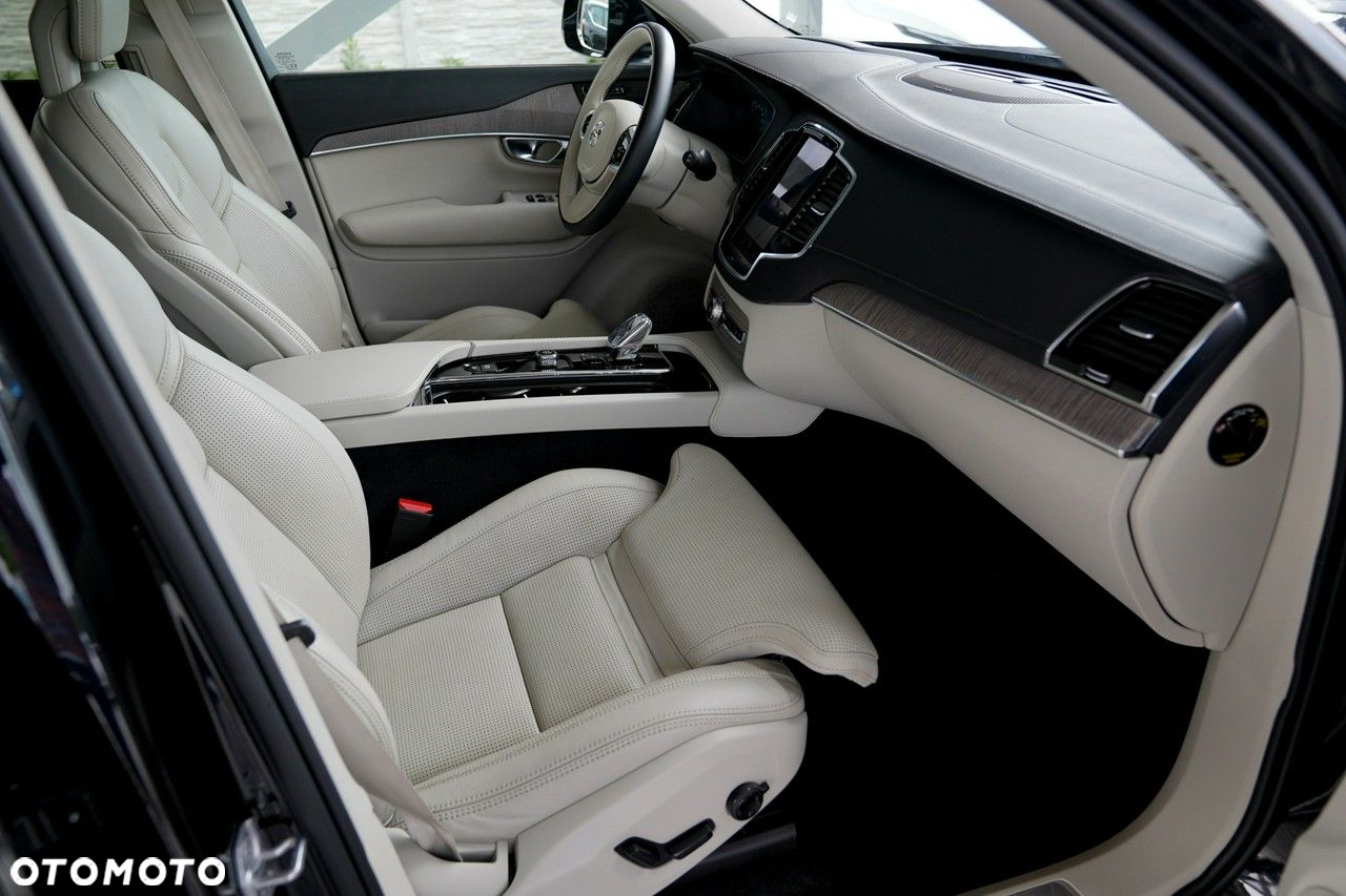 Volvo XC 90 - 28