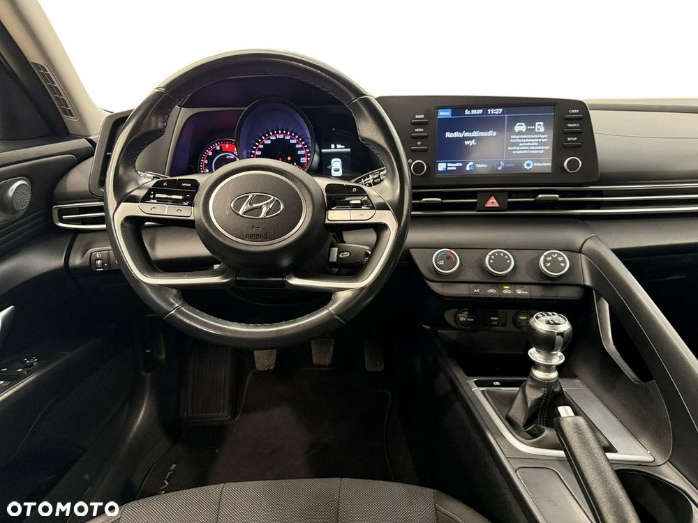 Hyundai Elantra - 10