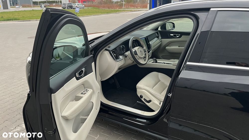 Volvo XC 60 B4 B Momentum Pro - 9