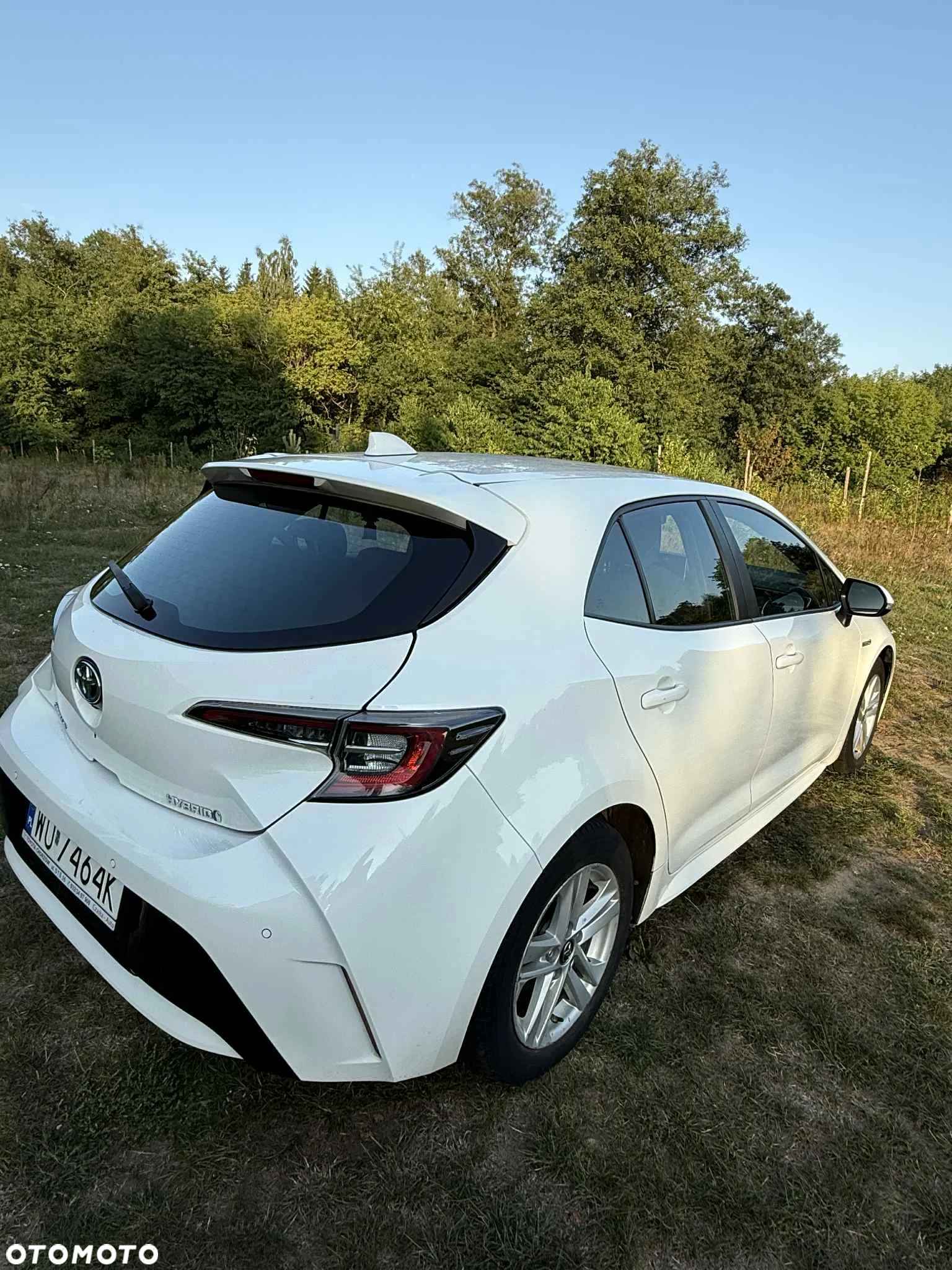 Toyota Corolla ver-1-8-hybrid-active - 10