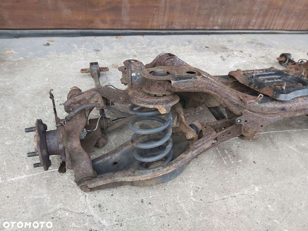 Toyota Avensis T27 Lift T29 14-18r belka zawieszenia tył sanki wahacz - 2