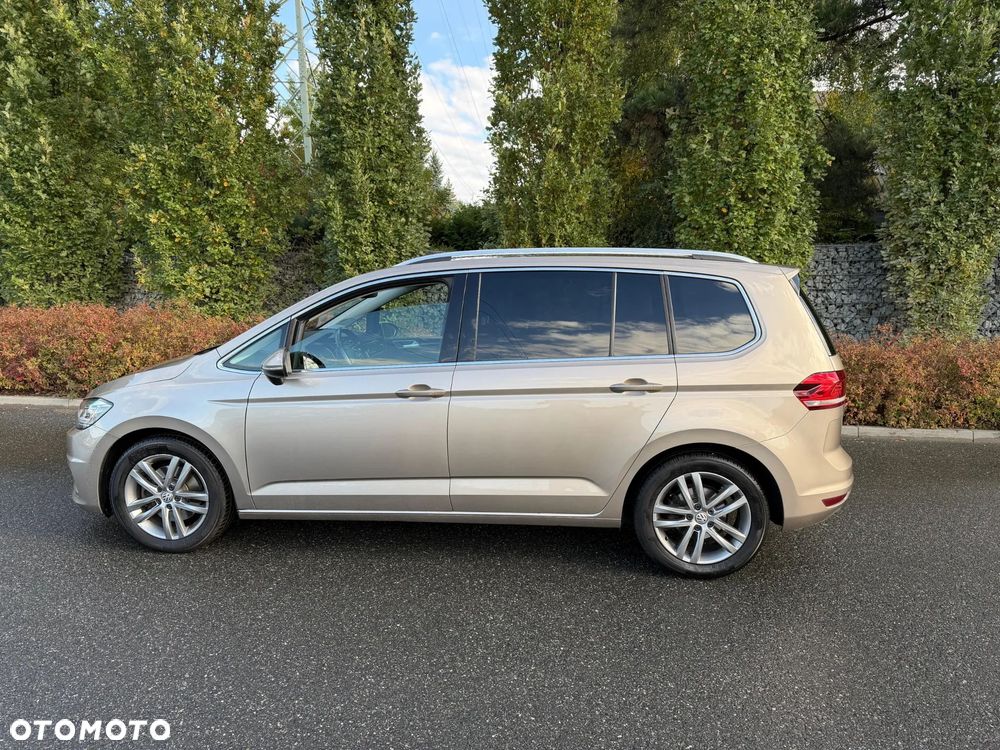 Volkswagen Touran - 14