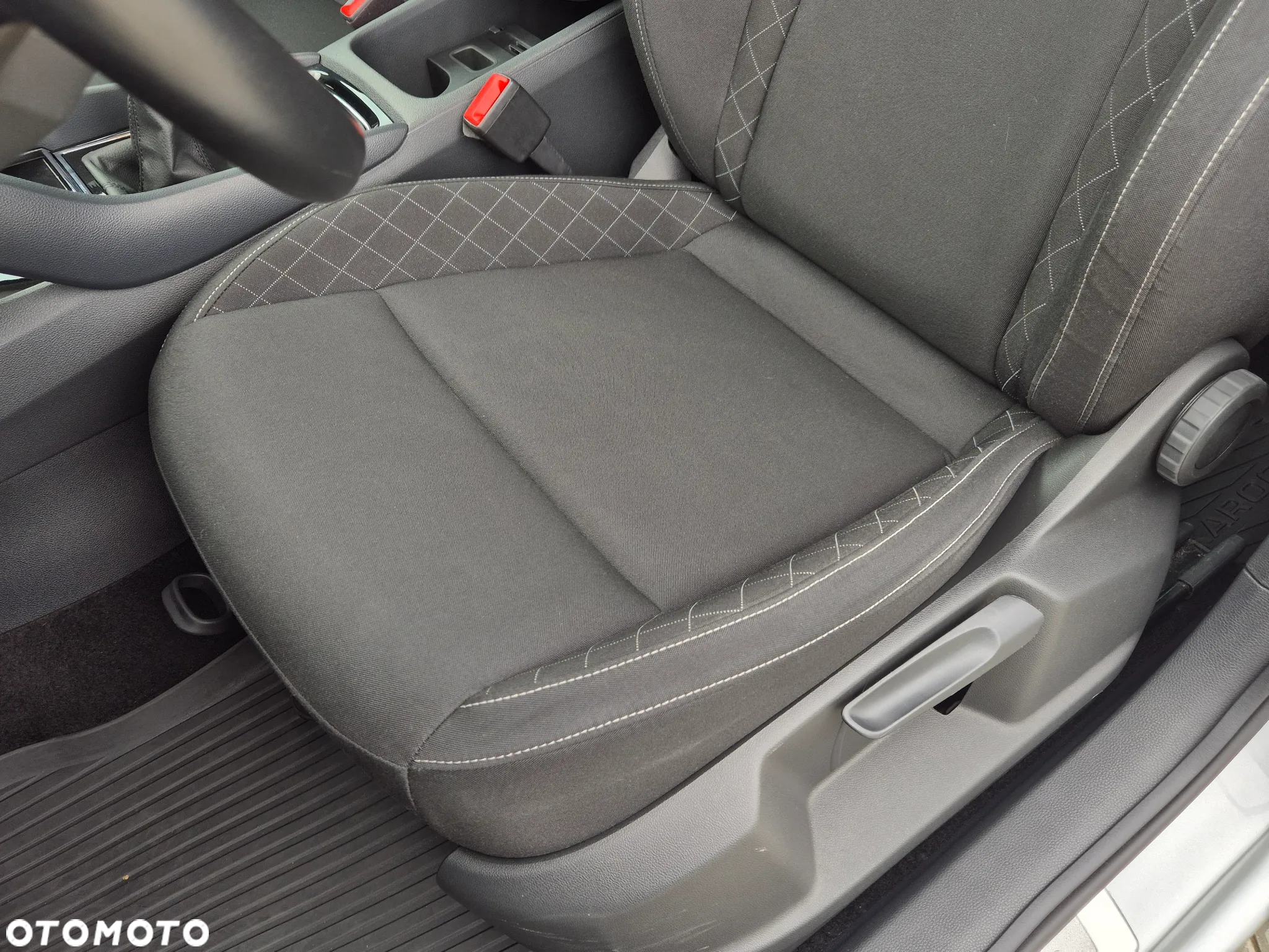 Skoda Karoq 1.5 TSI ACT GPF 4x2 Ambition - 13