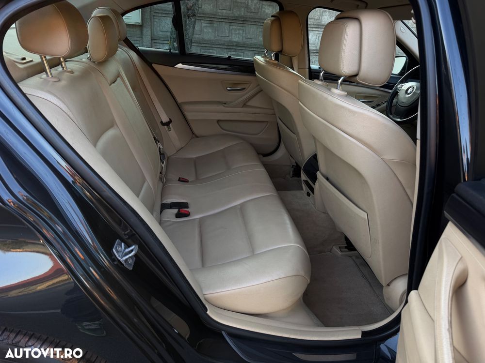 BMW Seria 5 525d Aut. - 17