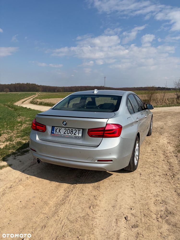 BMW Seria 3 318d - 4