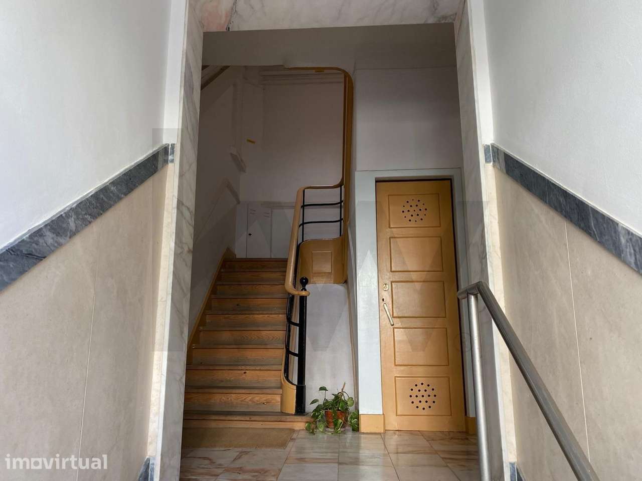 T3 com varanda no Dafundo | Último andar | 90 m2 | Disponível 16AGO - Grande imagem: 2/18