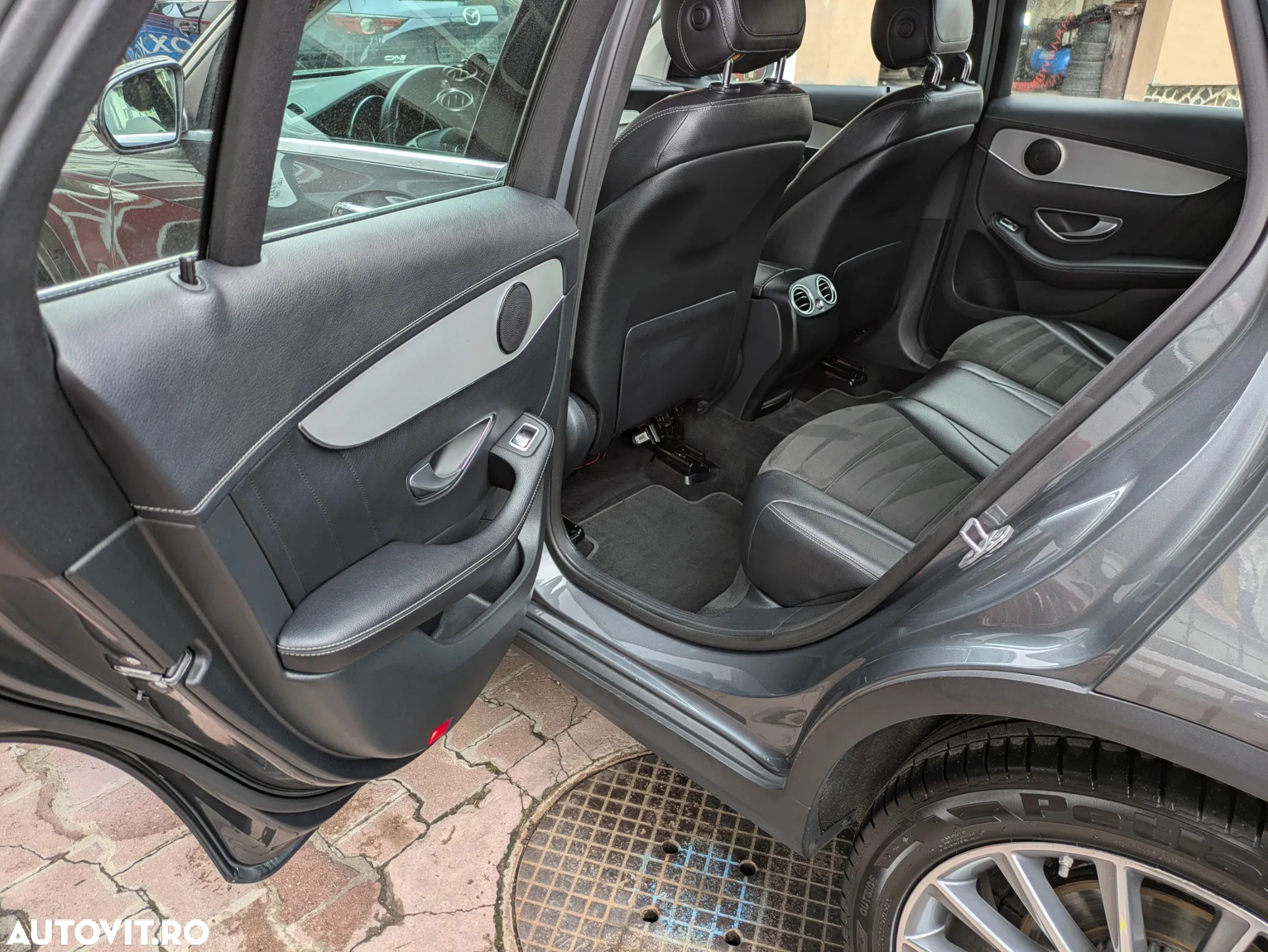 Mercedes-Benz GLC 250 d 4MATIC - 12
