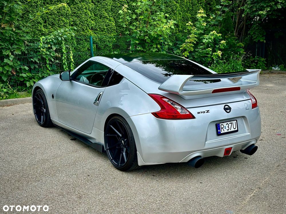 Nissan 370 Z - 7