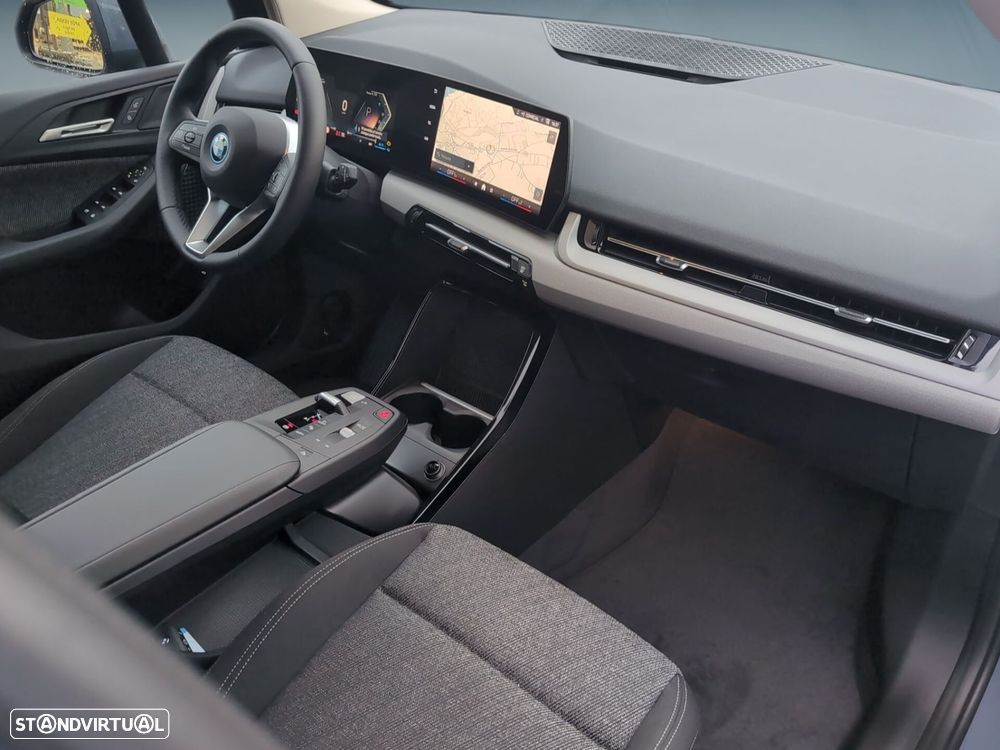 BMW 225xe Active Tourer - 17