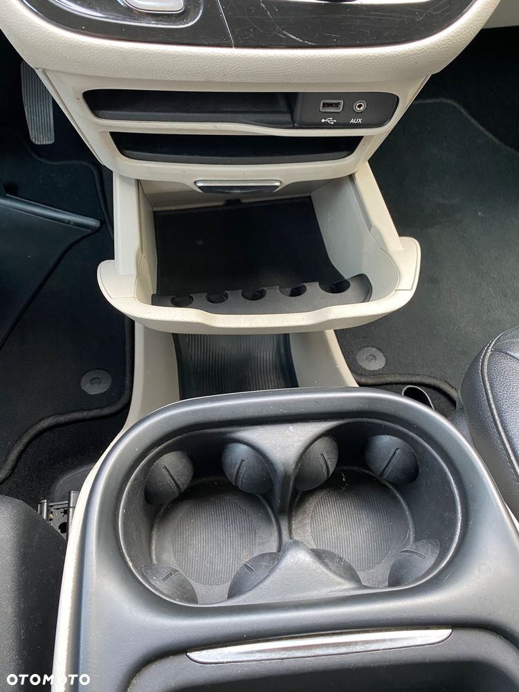 Chrysler Pacifica - 27