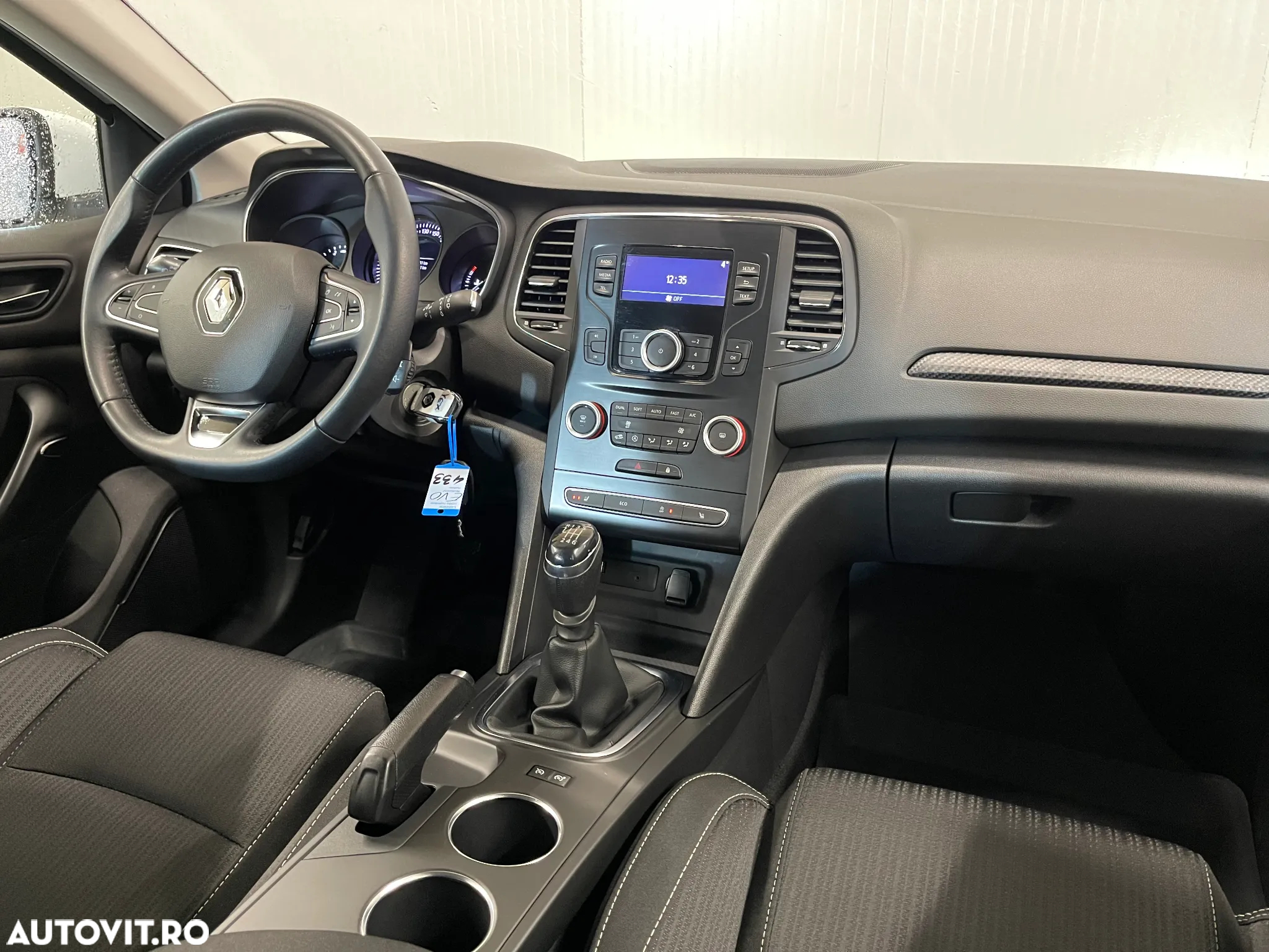 Renault Megane Blue dCi 116 Zen - 8