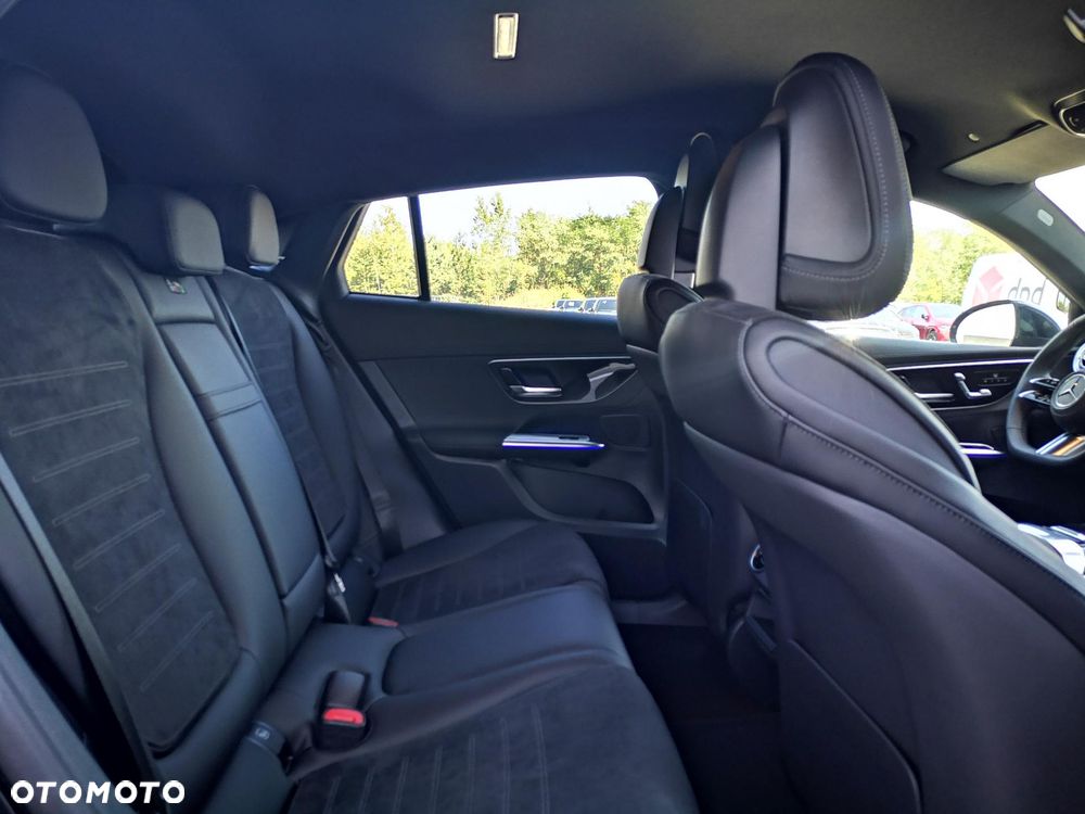 Mercedes-Benz GLC 300 e PHEV 4-Matic AMG Line - 17