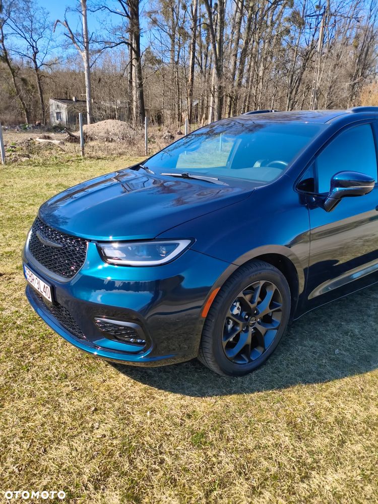 Chrysler Pacifica - 11