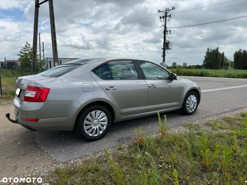 Skoda Octavia 1.6 TDI Active DSG - 8