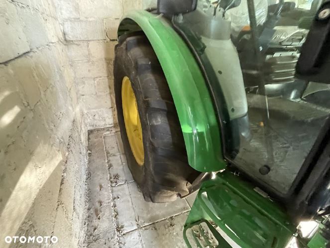 John Deere 5075E - 21