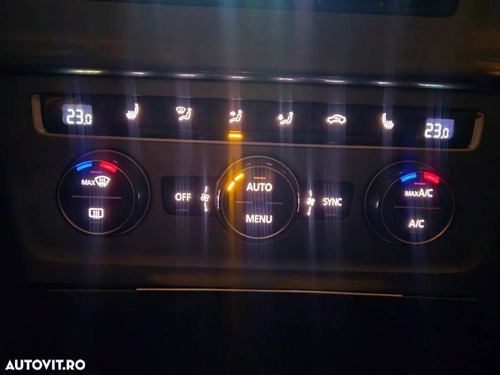 Volkswagen Golf Variant 1.6 TDI BlueMotion Technology Lounge - 28