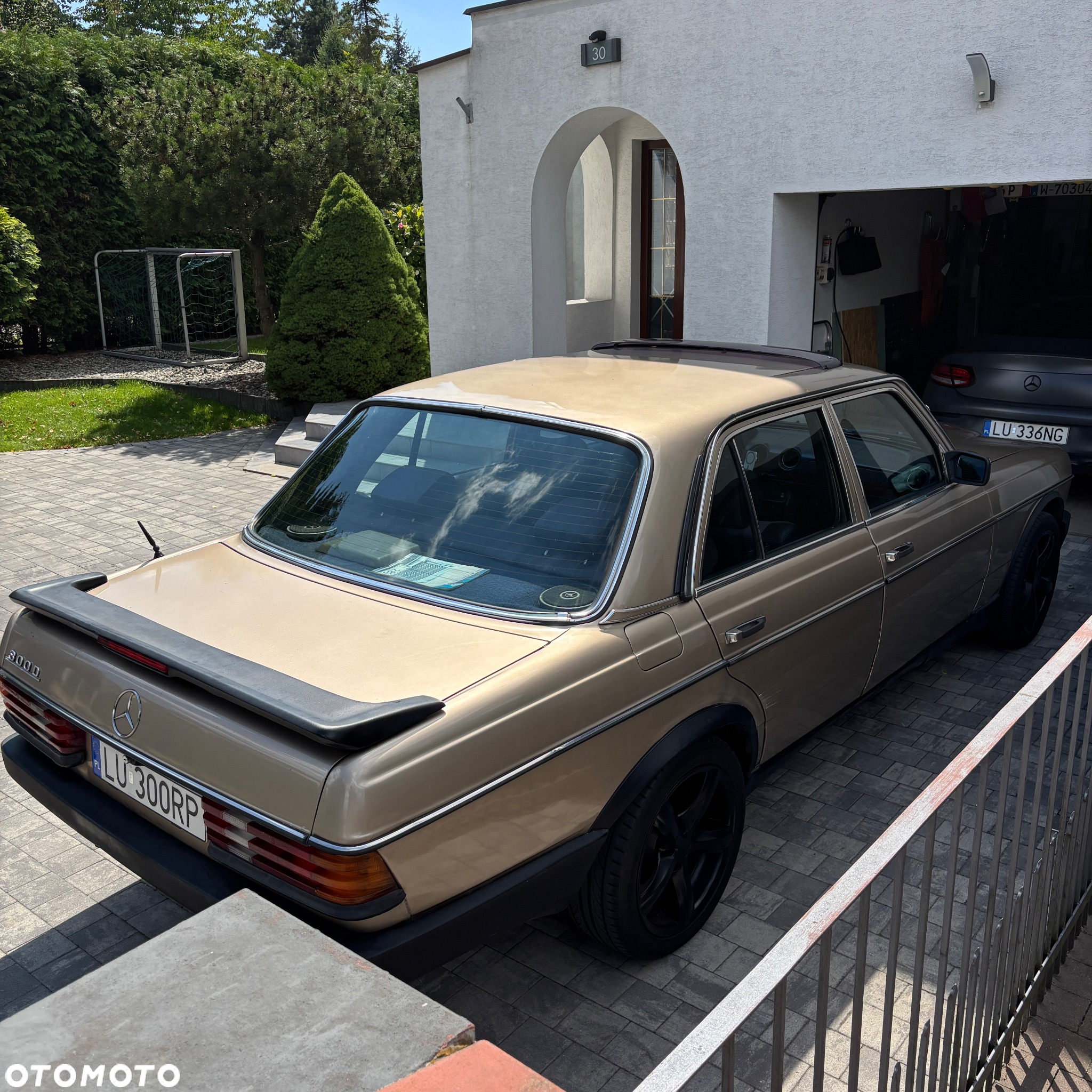 Mercedes-Benz W123 - 5