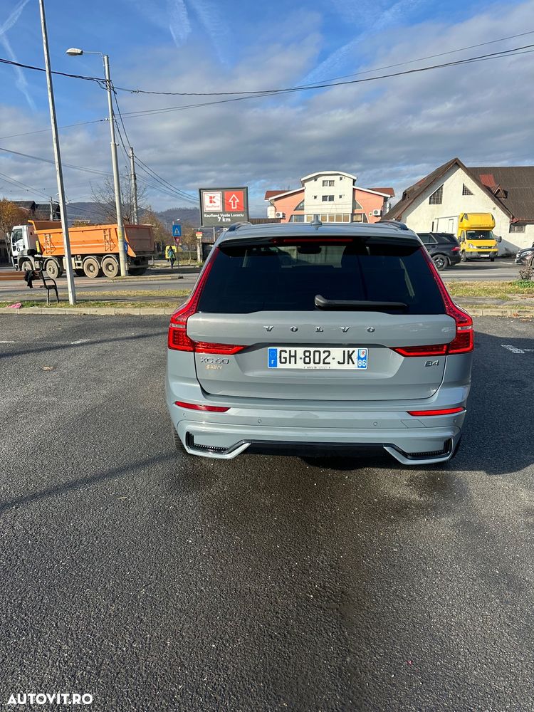 Volvo XC 60 B4 D Ultimate Dark - 12