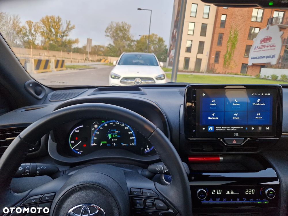 Toyota Yaris Cross - 12