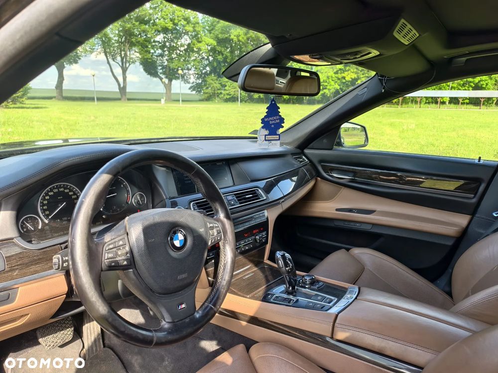 BMW Seria 7 740d xDrive - 17