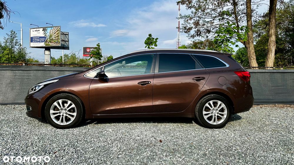Kia Ceed 1.6 GDI ISG Platinum Edition - 4