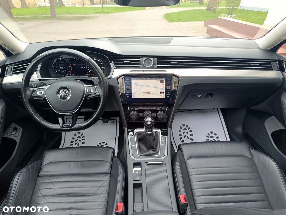 Volkswagen Passat 2.0 TDI (BlueMotion Technology) Highline - 26
