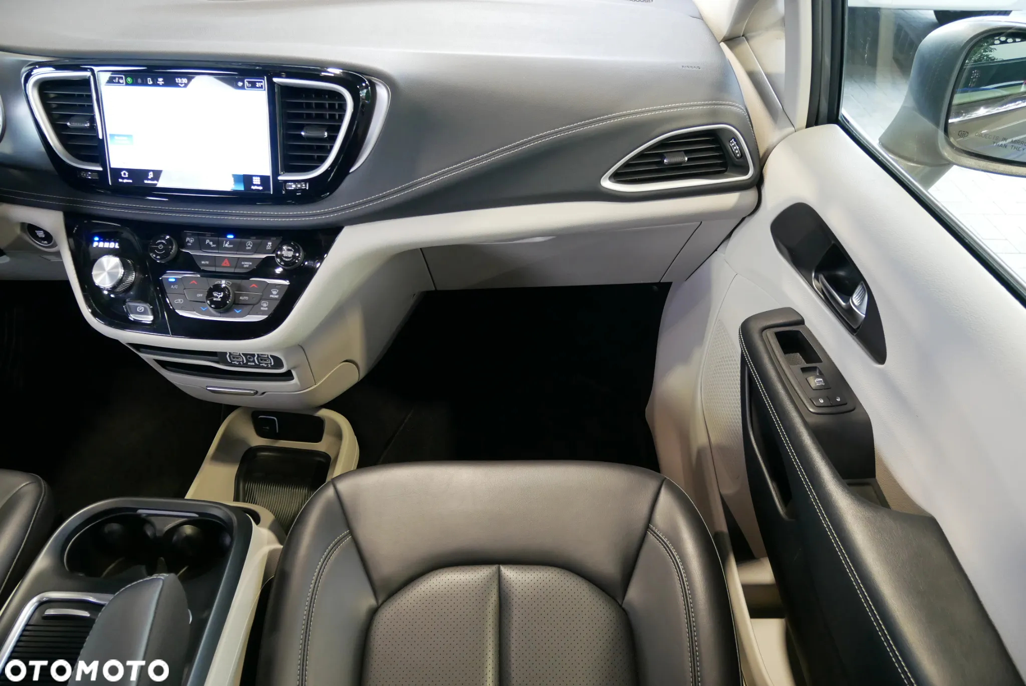 Chrysler Pacifica - 15