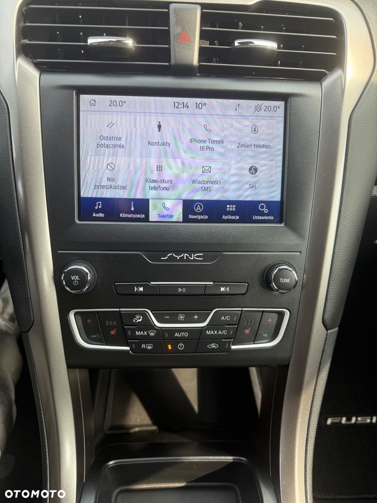 Ford Fusion - 16