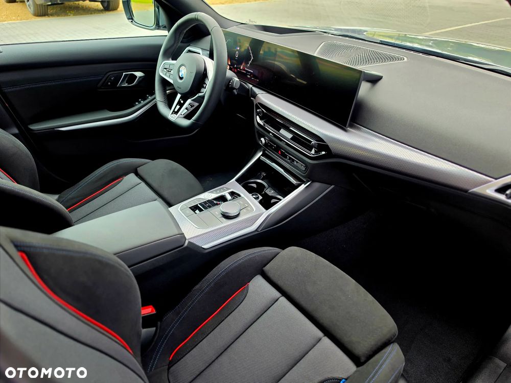 BMW Seria 3 330i xDrive M Sport - 28