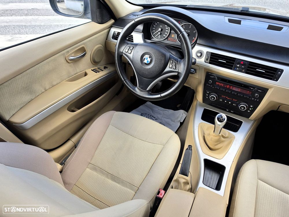 BMW 320 d xDrive - 14