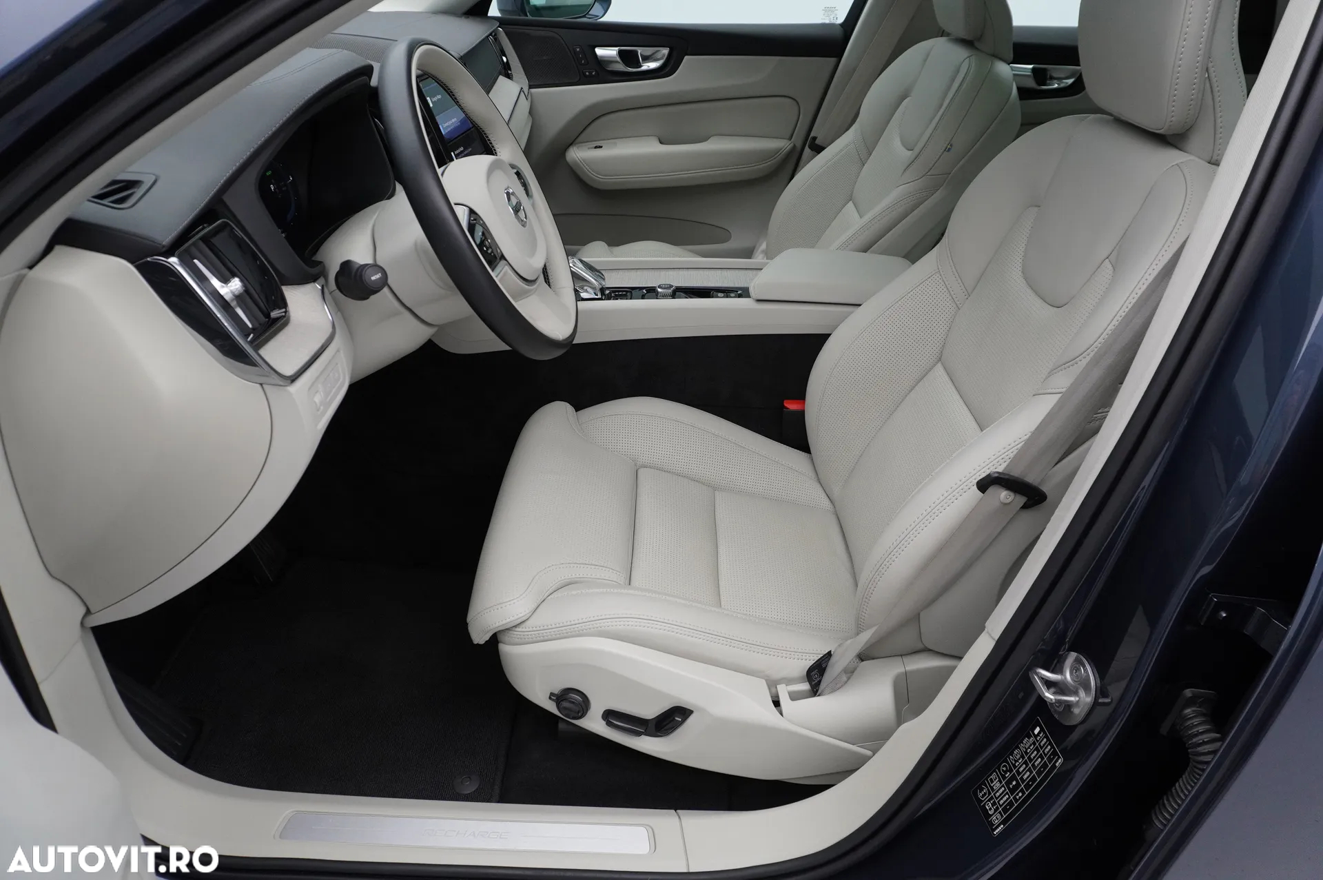 Volvo XC 60 Recharge T8 Twin Engine eAWD Inscription - 9