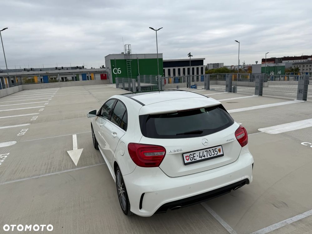 Mercedes-Benz Klasa A 250 4Matic 7G-DCT AMG Line - 14