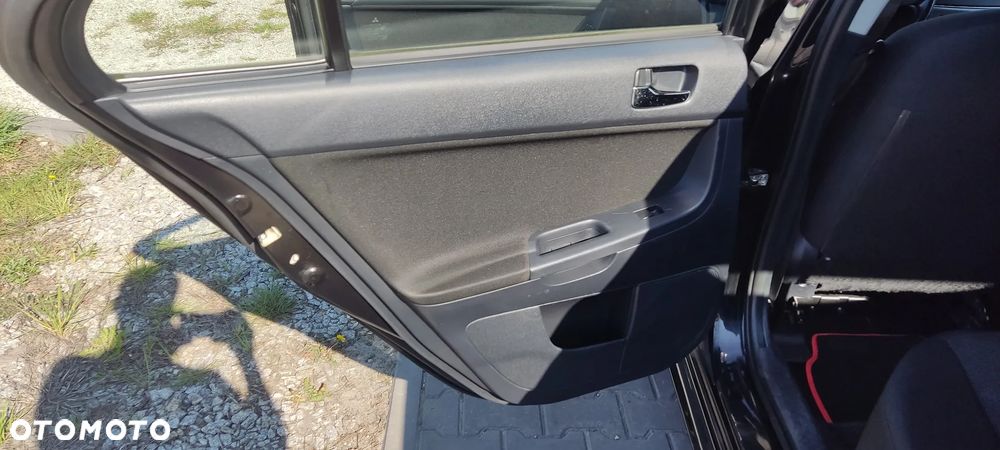 Mitsubishi Lancer 1.8 Intense - 25