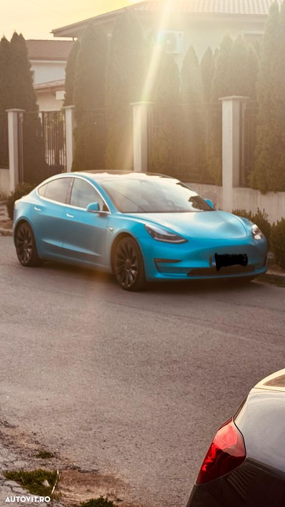 Tesla Model 3 - 2