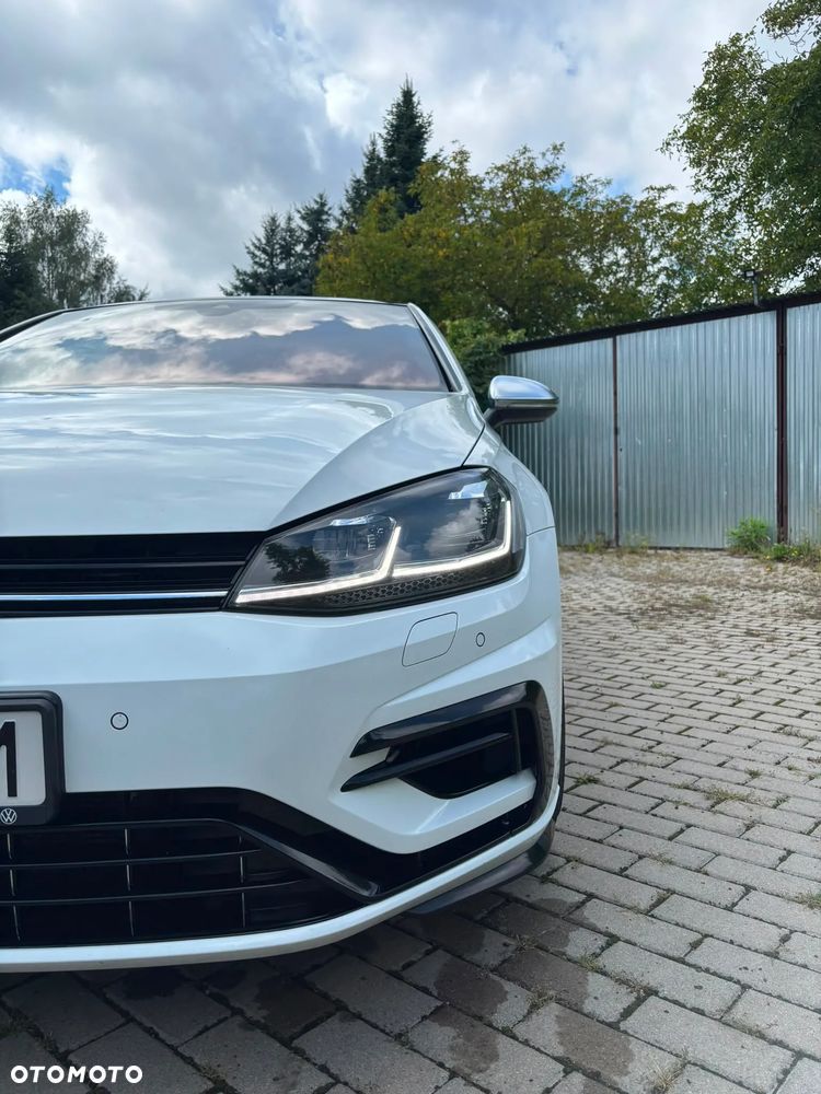 Volkswagen Golf - 32