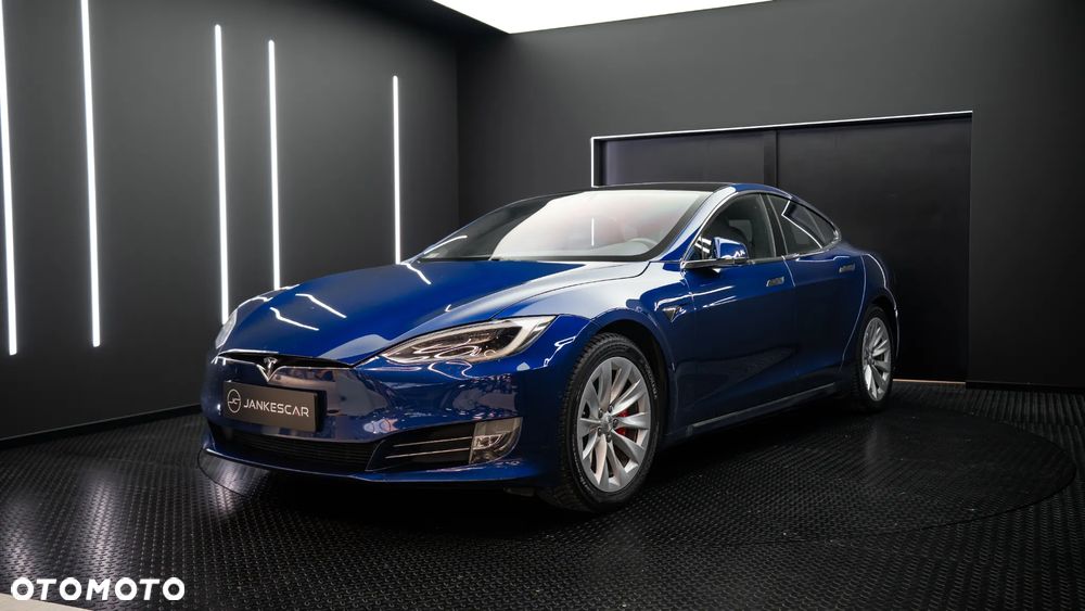 Tesla Model S Performance - 11