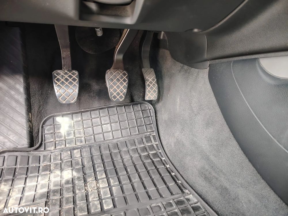 Audi A4 Avant - 16
