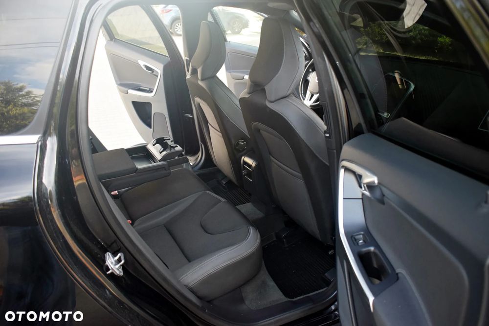 Volvo XC 60 D4 Drive-E Momentum - 39