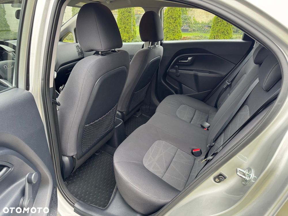 Kia Rio 1.1 crdi M - 10