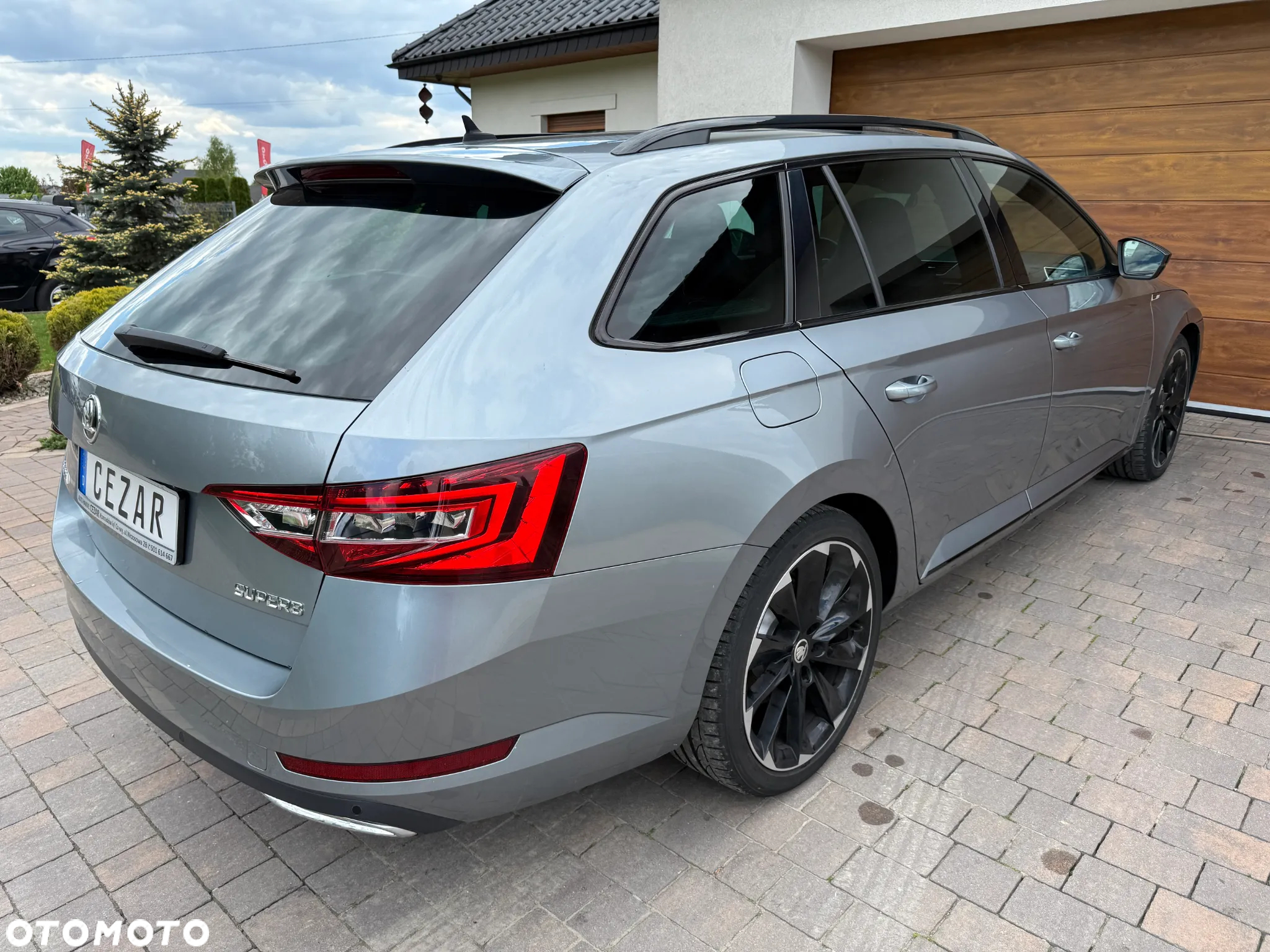 Skoda Superb Combi 2.0 TDI DSG Sportline - 3
