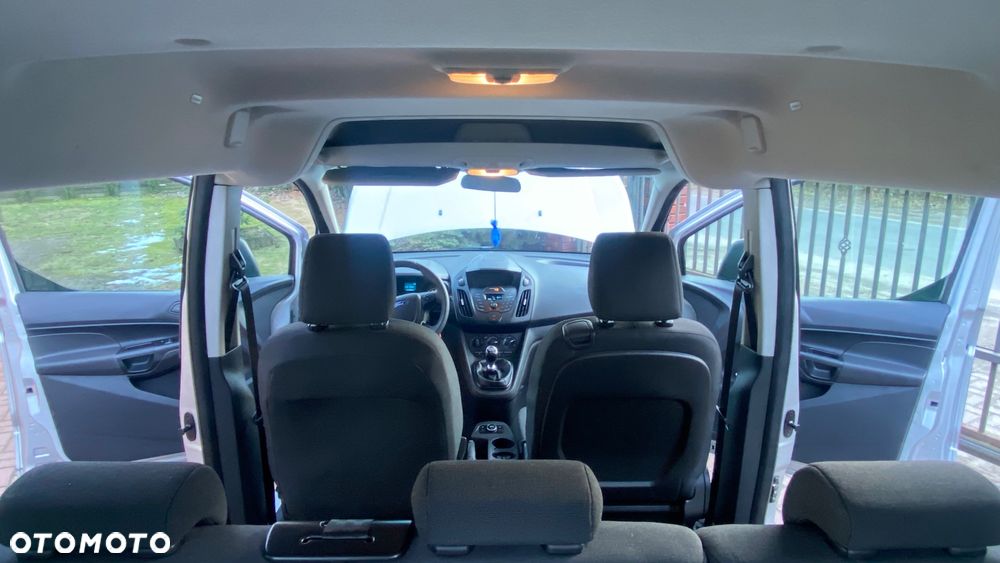 Ford Tourneo Connect - 14