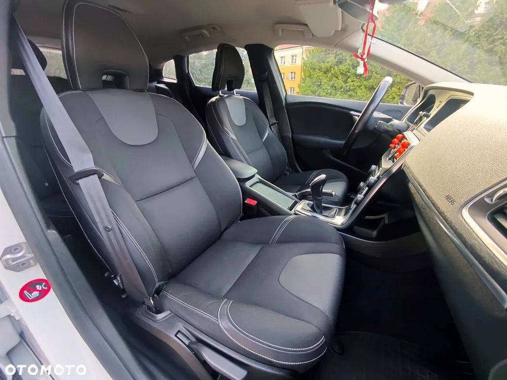 Volvo V40 D2 Momentum - 31